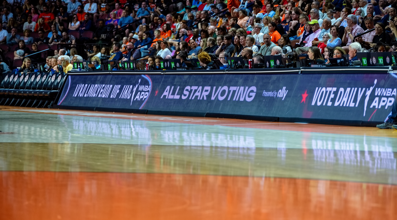 皇冠体育平台官网 - WNBA 全明星选秀花絮：Weatherspoon 与 Cooper 选边，Bueckers 与 Clark 成焦点 - 皇冠体育